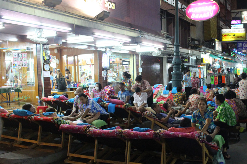 Массовый тайский массаж на Каосан роад